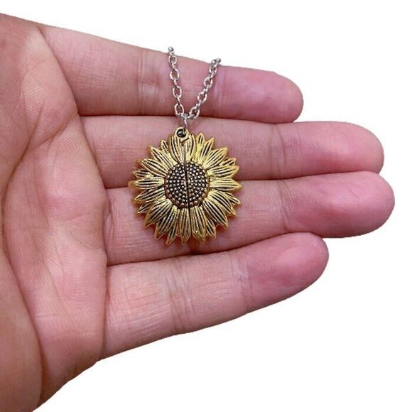 NEW Cute Gold Sunflower Opens to Red Ladybug Locket Necklace Gardening Summer - Picture 4 of 7